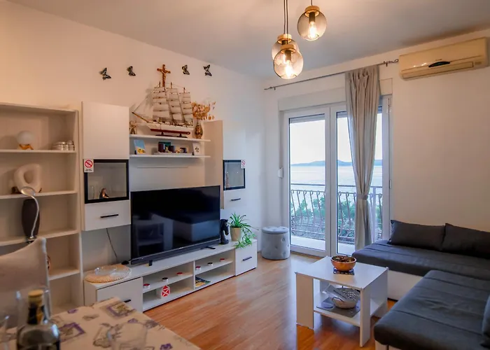 Apartments Lokva Beach * 洛克瓦罗戈兹尼察